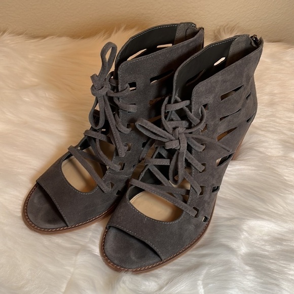 Vince Camuto Gray Open Toe Lace Shoes - Picture 13 of 14